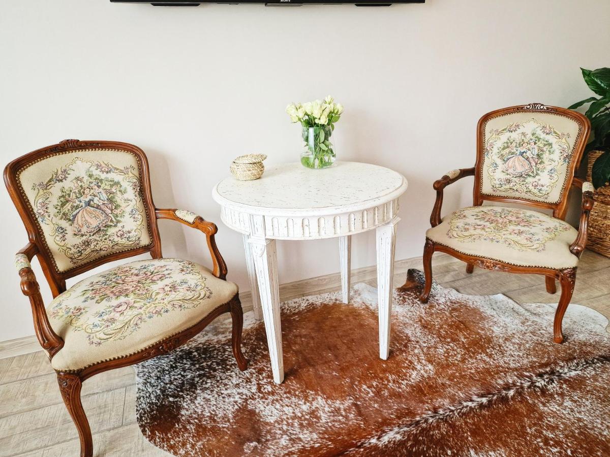Amor Tirol Busteni (Adults Only) المظهر الخارجي الصورة